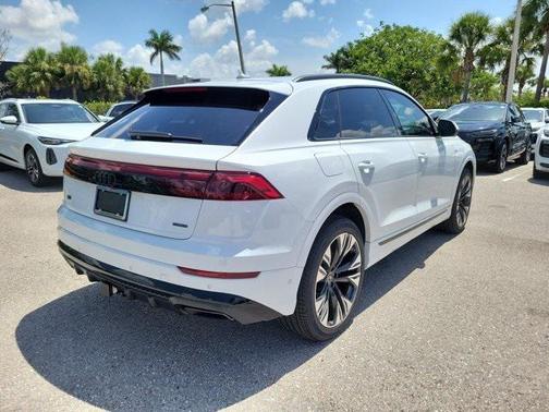 2025 Audi Q8 55 Premium Plus