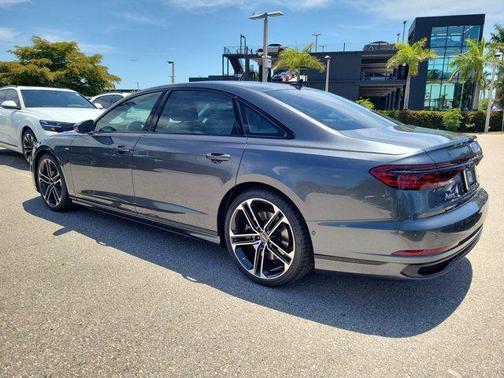daytona gray pearl effect 2026 Audi A8 55 TFSI quattro Tiptronic