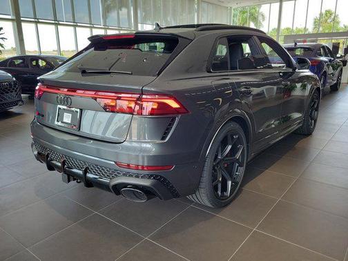 Daytona Gray Pearl Effect 2026 Audi RS Q8 4.0T