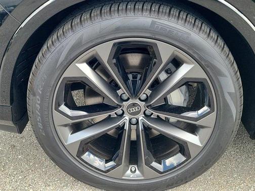 2025 Audi Q7 55 Prestige