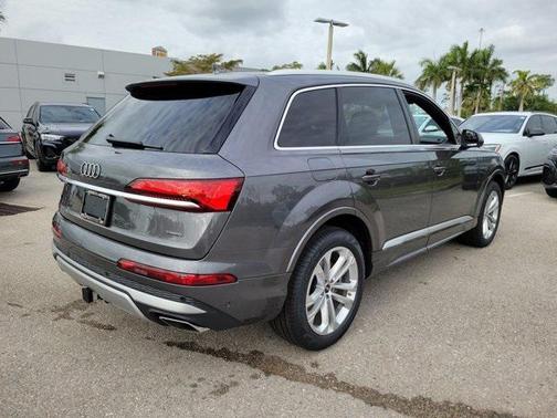 2025 Audi Q7 55 Premium Plus