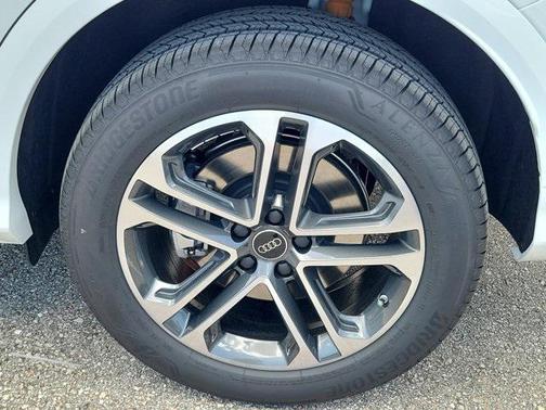 2025 Audi Q5 Premium
