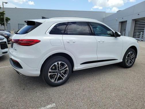 2025 Audi Q5 Premium