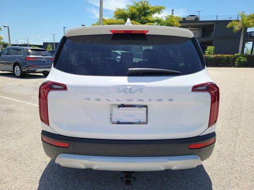 2022 Kia Telluride LX