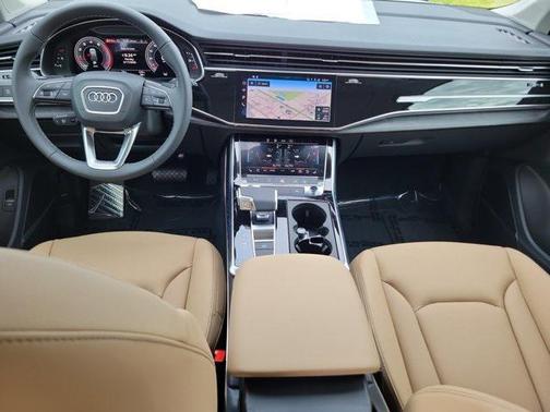 2025 Audi Q7 55 Premium Plus