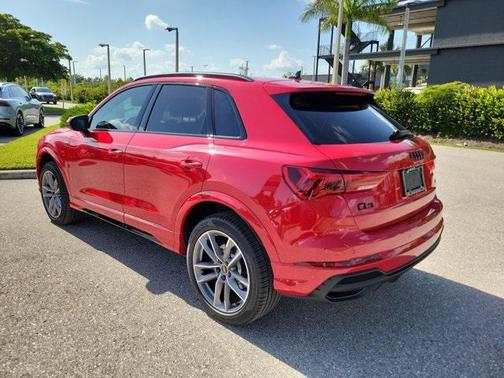 2025 Audi Q3 Premium 45 TFSI S line quattro Tiptronic
