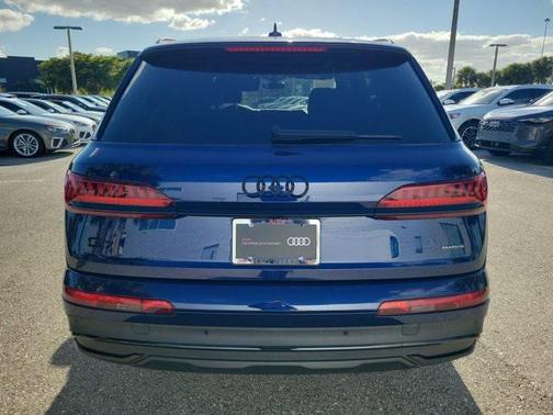 2022 Audi Q7 55 Premium Plus