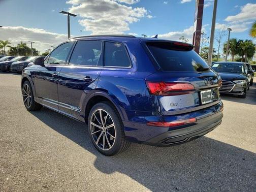 2022 Audi Q7 55 Premium Plus