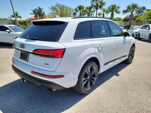 2025 Audi Q7 55 Premium Plus