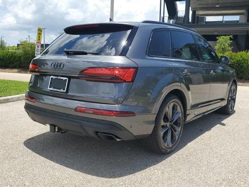 2025 Audi Q7 55 Premium Plus