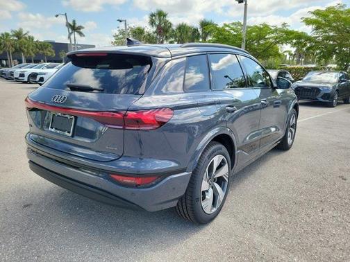 2025 Audi Q6 e-tron Premium Plus quattro