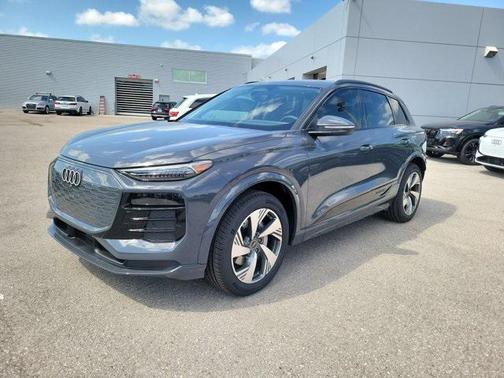 2025 Audi Q6 e-tron Premium Plus quattro