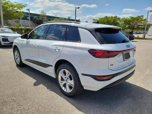 2025 Audi Q6 e-tron Premium