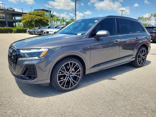 Samurai Gray Metallic 2025 Audi Q7 55 Premium Plus