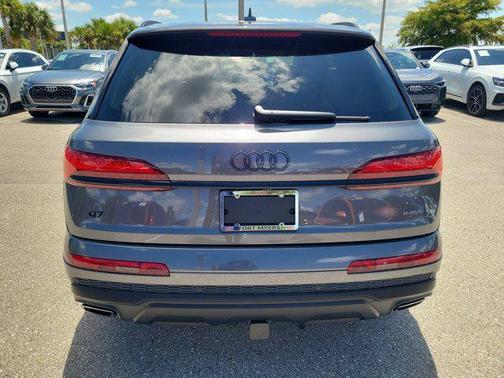 Samurai Gray Metallic 2025 Audi Q7 55 Premium Plus