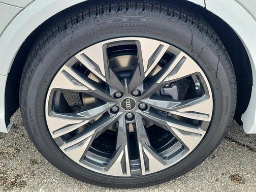 2026 Audi Q8 55 Premium Plus