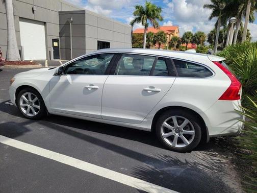 2017 Volvo V60 T5 Premier