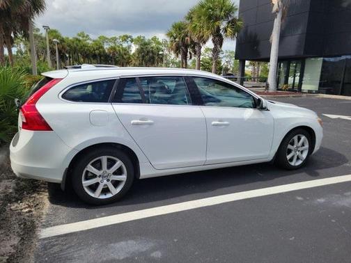 2017 Volvo V60 T5 Premier