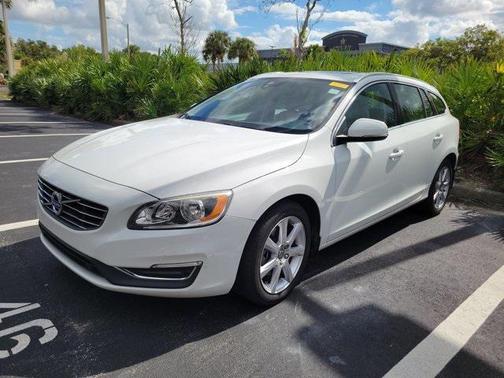 2017 Volvo V60 T5 Premier