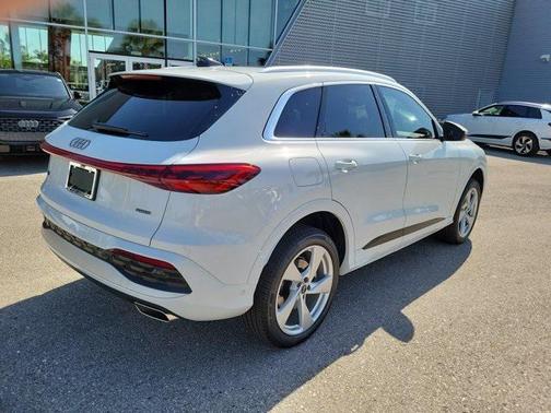 2025 Audi Q5 Premium Plus