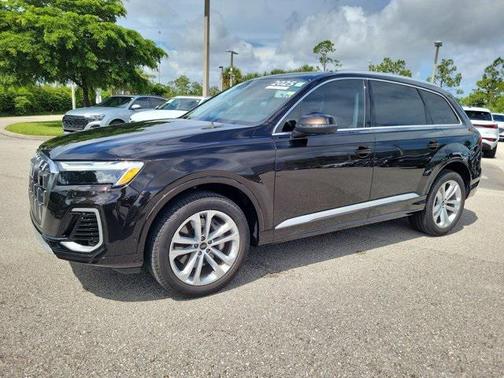 2025 Audi Q7 55 Premium Plus