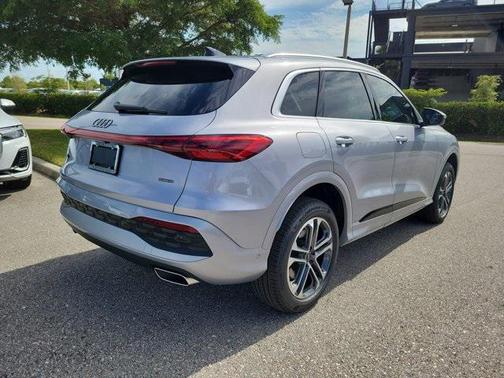 2025 Audi Q5 Premium TFSI quattro S tronic