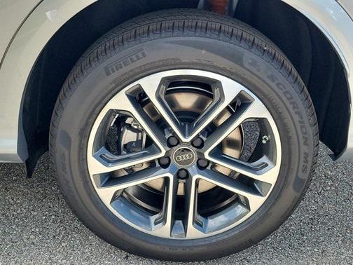 2025 Audi Q5 Premium TFSI quattro S tronic