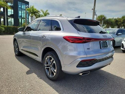 2025 Audi Q5 Premium TFSI quattro S tronic