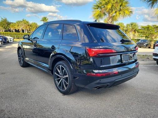 2026 Audi Q7 45 Premium Plus