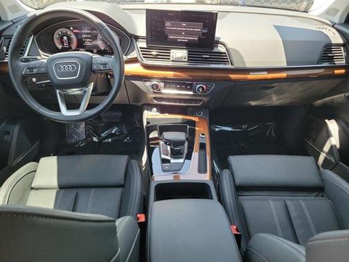 2023 Audi Q5 45 S line Prestige