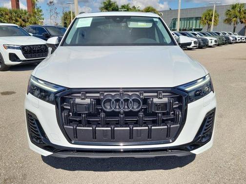 2025 Audi Q7 55 Premium Plus