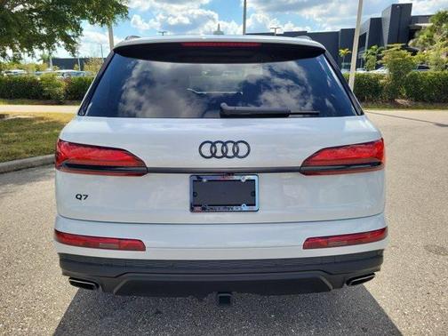 2025 Audi Q7 55 Premium Plus