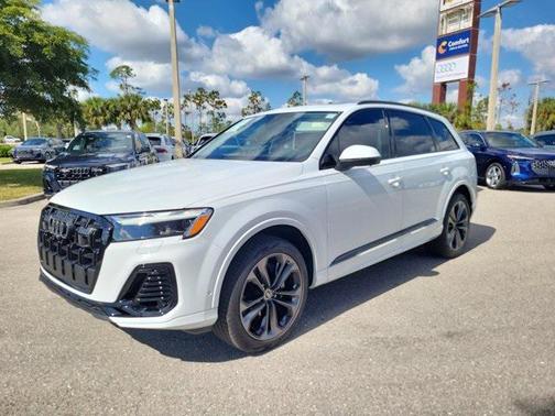 2025 Audi Q7 55 Premium Plus