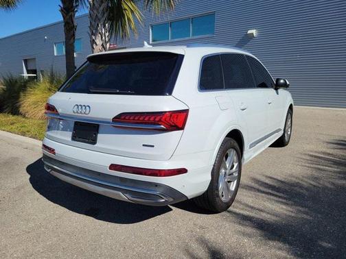 2023 Audi Q7 55 Premium Plus