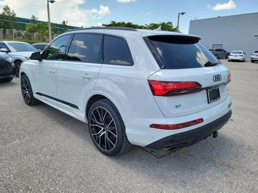 2025 Audi Q7 55 Prestige