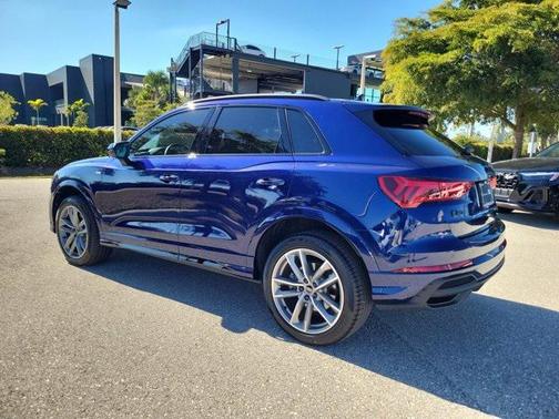 2025 Audi Q3 Premium 45 TFSI S line quattro Tiptronic