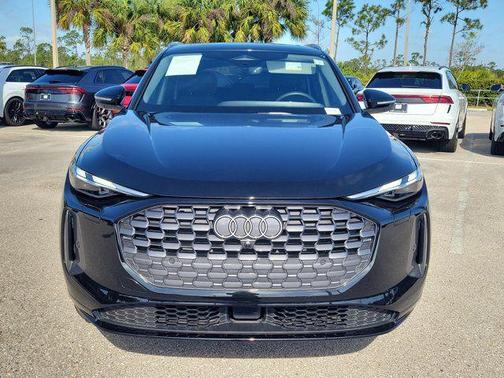 Mythos Black Metallic 2025 Audi Q5 Premium TFSI quattro S tronic