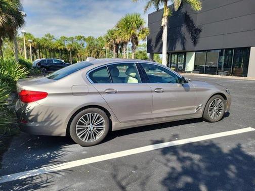2019 BMW 530 i