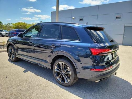 2025 Audi Q7 55 Premium Plus