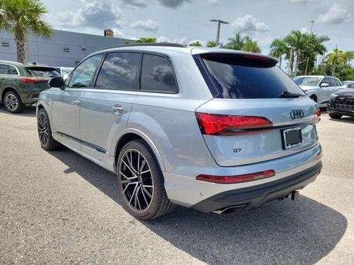 2025 Audi Q7 55 Premium Plus