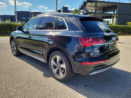 2023 Audi Q5 40 Premium Plus