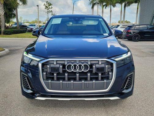 2025 Audi Q7 55 Premium Plus