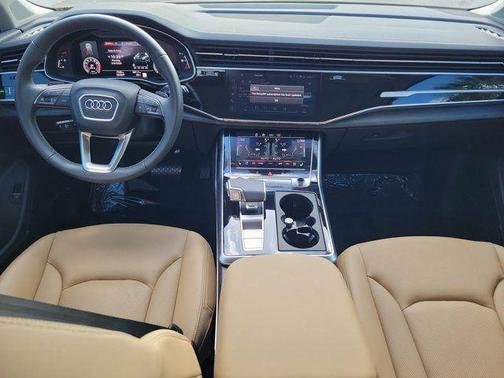 2025 Audi Q7 55 Premium Plus