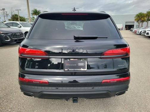 2025 Audi Q7 55 Premium Plus