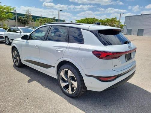 2025 Audi Q6 e-tron Premium Plus quattro