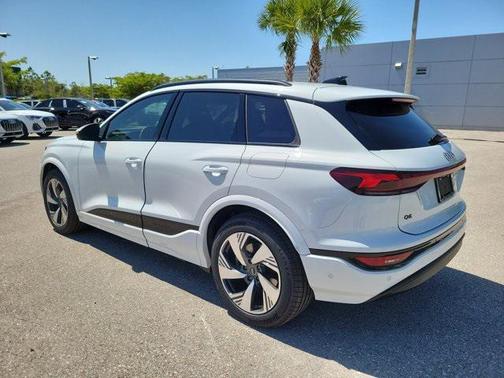 2025 Audi Q6 e-tron Prestige quattro