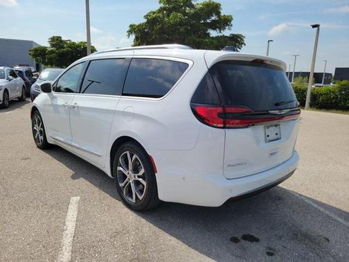 2024 Chrysler Pacifica L