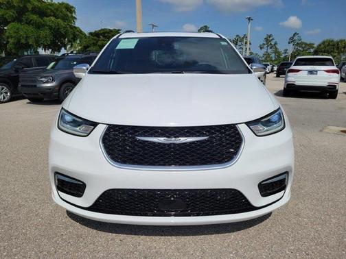 2024 Chrysler Pacifica L