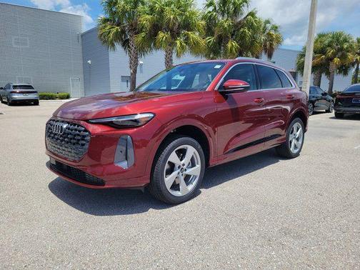 Grenadine Red Metallic 2026 Audi Q5 Premium Plus TFSI quattro S tronic