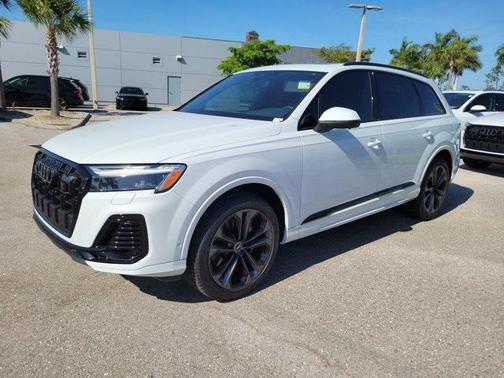 2025 Audi Q7 55 Premium Plus